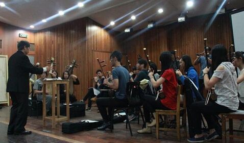 臺灣大學生藝術團一行60人 ...
